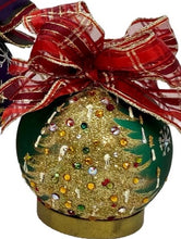 Load image into Gallery viewer, 4” CHRISTMAS TREE