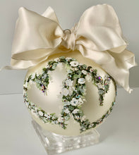 Load image into Gallery viewer, 6" FLORAL HEARTS