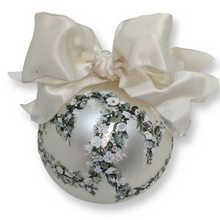 Load image into Gallery viewer, 6" FLORAL HEARTS